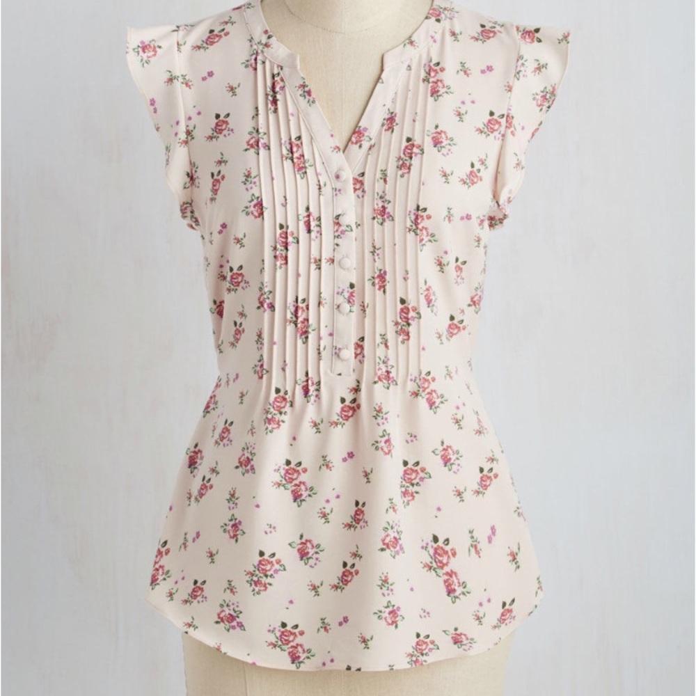 ModCloth Expert in Your Zeal Top in Pink Roses
